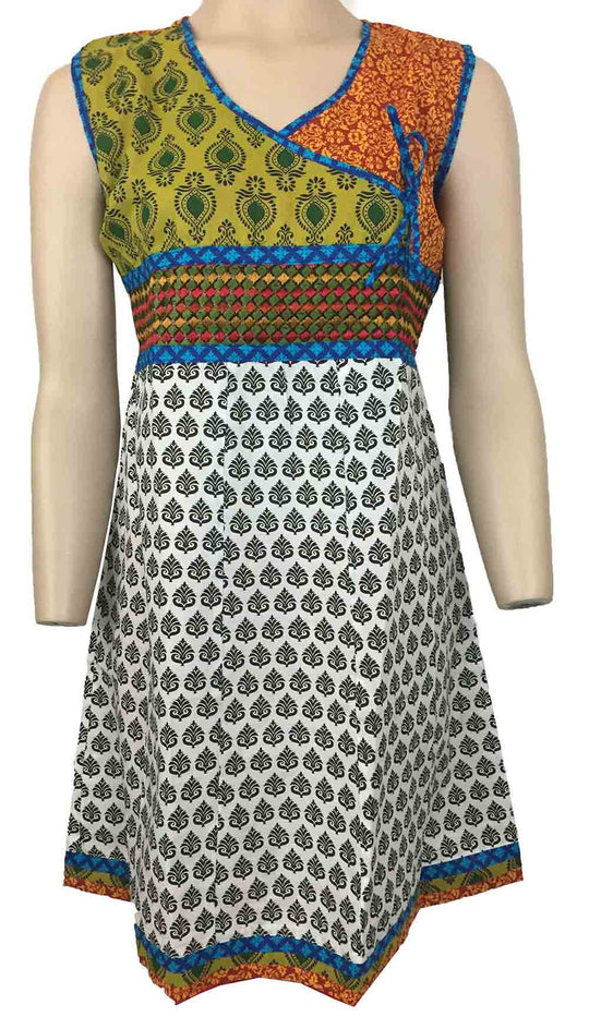 Tunic for Women Cotton White with Flower V-Neck Emboridery Patch Sleeveless Kurti, Kurta Tunic Top.