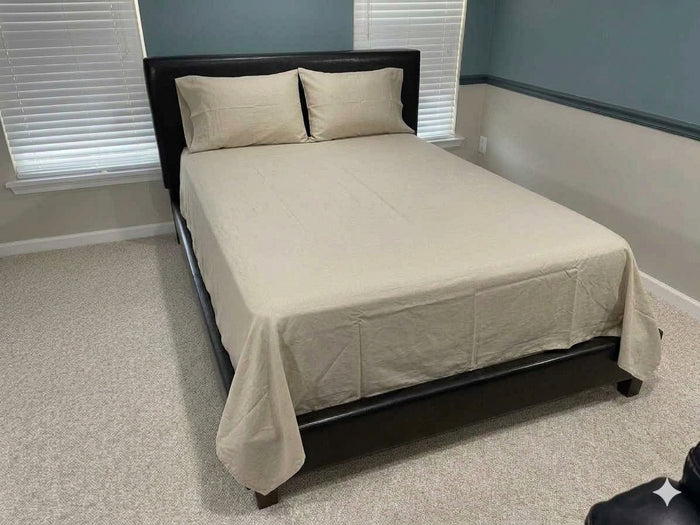Soft and Wrinkle Free Microfiber 4 Pcs Bed Sheet Set Includes Flat Sheet, Fitted Sheet and 2 Pocket Pillow Cases Machine Washable.