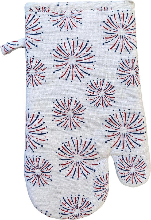 Fireworks Patriotic with Home of The Free Because of The Brave Slogan Design Printed Decorative 4th of July, Kitchen Towel Set of 4, 2 Kitchen Towels, Potholder & Oven mitt.