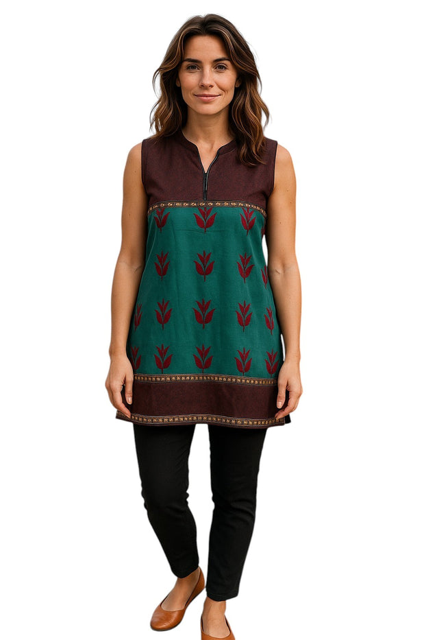 100% Cotton, Two tone color Tunic center panel floral with golden stripes Black Piping with V-neck and Sleeveless Knee-length Kurti, Top.
