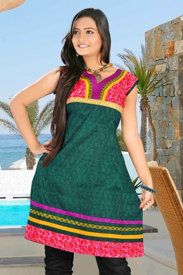 100% Cotton Sleeves Kurti / top Floral with Embroidery and patch Work V-Neck.